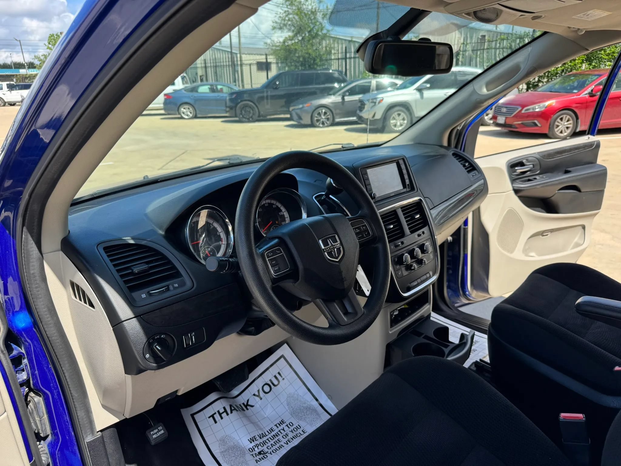 Used 2019 Dodge Grand Caravan SE w/ UConnect Hands-Free Group FWD image 26