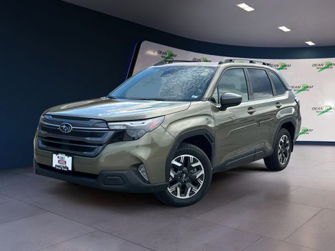 Certified 2025 Subaru Forester Premium image 3