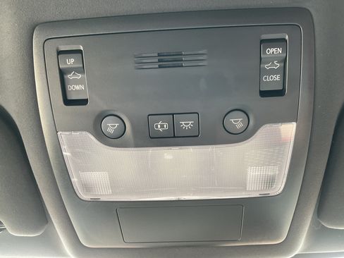 Used 2018 Lexus IS 350 AWD image 37