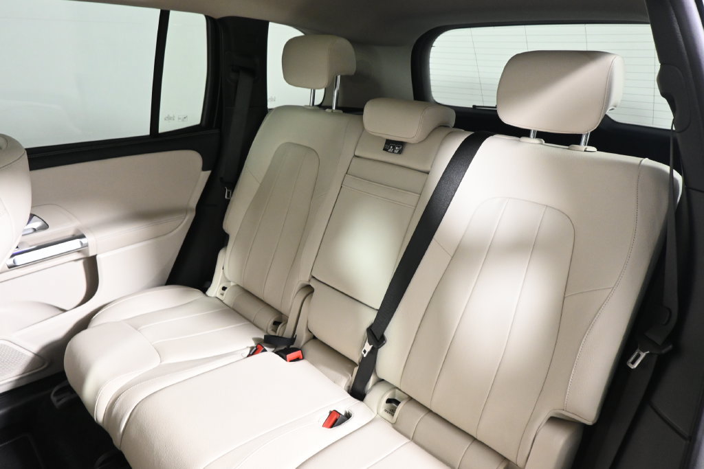 Certified 2023 Mercedes-Benz GLB 250 4MATIC image 4