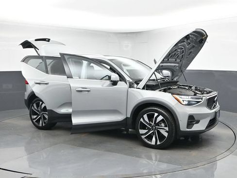 Used 2024 Volvo XC40 B5 Plus w/ Climate Package AWD/4WD image 51