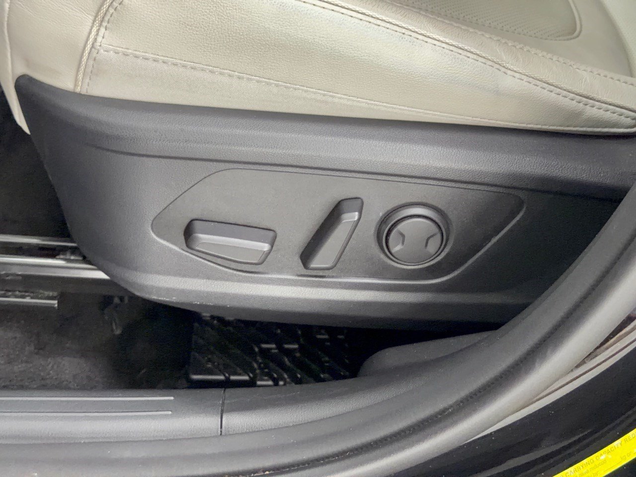 Used 2022 Hyundai Tucson Limited FWD image 16