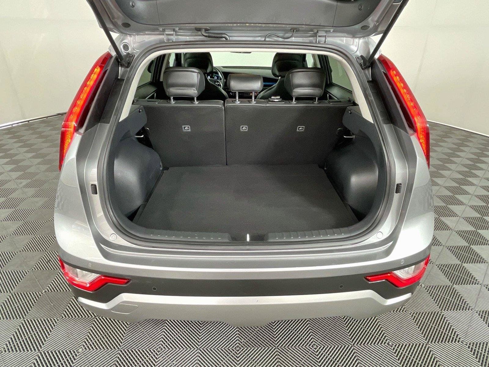 Used 2024 Kia Niro EX FWD image 29