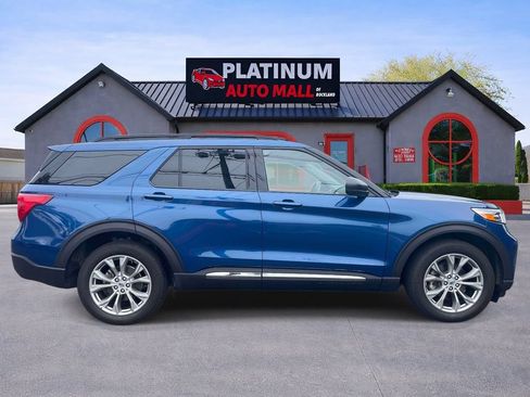 Used 2023 Ford Explorer XLT w/ Equipment Group 202A AWD/4WD image 4