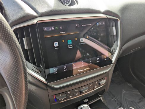 Used 2022 Maserati Ghibli Modena image 21