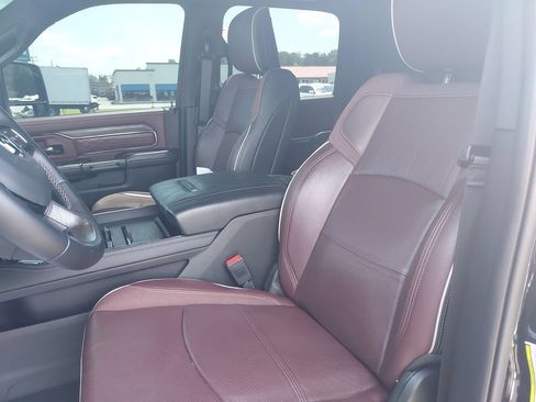 Used 2025 RAM 2500 Limited AWD/4WD image 17