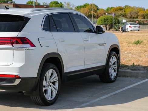 Used 2021 Volkswagen Atlas Cross Sport SEL FWD image 11