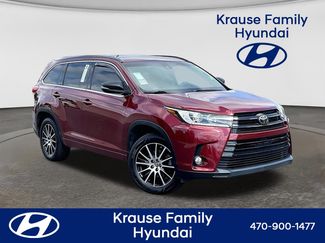 Used 2018 Toyota Highlander SE FWD video 1