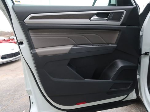 Used 2022 Volkswagen Atlas SE image 48