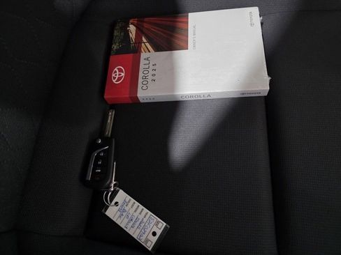 Used 2025 Toyota Corolla LE image 9