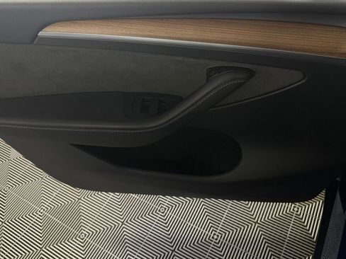 Used 2024 Tesla Model Y Long Range image 21