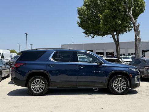 Used 2022 Chevrolet Traverse LT FWD image 3