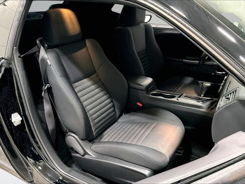 Used 2014 Dodge Challenger R/T RWD image 24