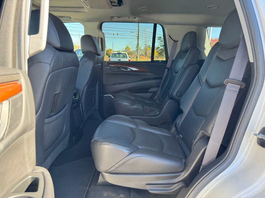 Used 2017 Cadillac Escalade Premium Luxury AWD/4WD image 16