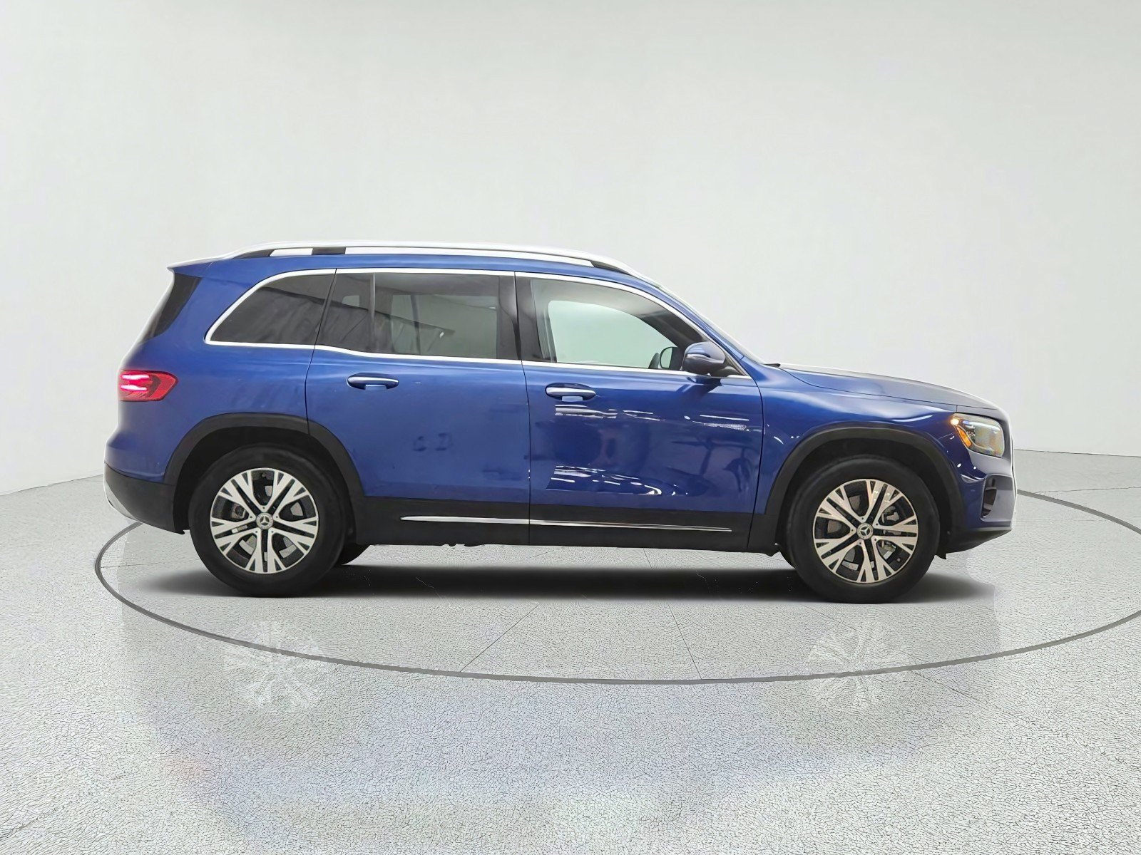 Used 2024 Mercedes-Benz GLB 250 4MATIC image 4