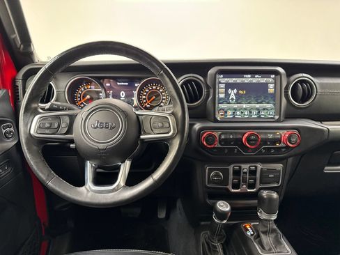 Used 2018 Jeep Wrangler Unlimited Sahara AWD/4WD image 25