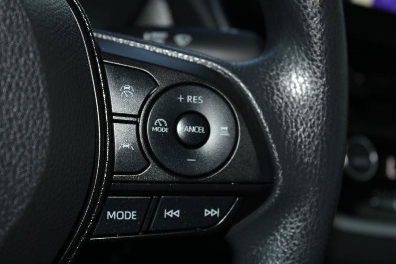 Used 2025 Toyota Corolla LE FWD image 25