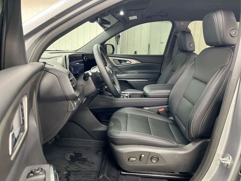 Certified 2026 Chevrolet Traverse LT w/ Driver Confidence Package image 20