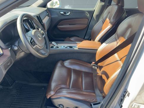 Certified 2023 Volvo XC60 B5 Ultimate w/ Protection Package Premier image 5