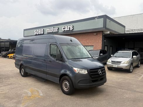 Used 2019 Mercedes-Benz Sprinter 170 image 3