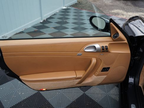 Used 2005 Porsche 911 Carrera image 16