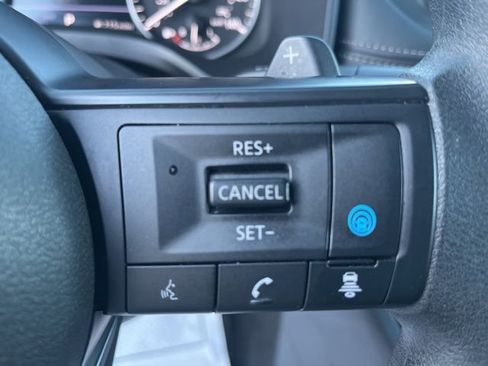 Used 2024 Nissan Rogue SV image 15