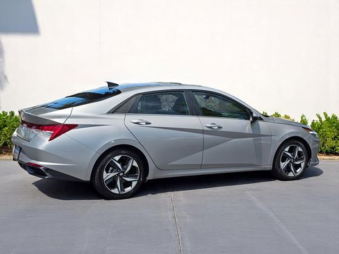 Used 2023 Hyundai Elantra Limited image 10