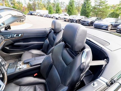 Used 2013 Mercedes-Benz SL 550 image 28