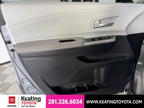 New 2026 Toyota Sienna XLE FWD image 13
