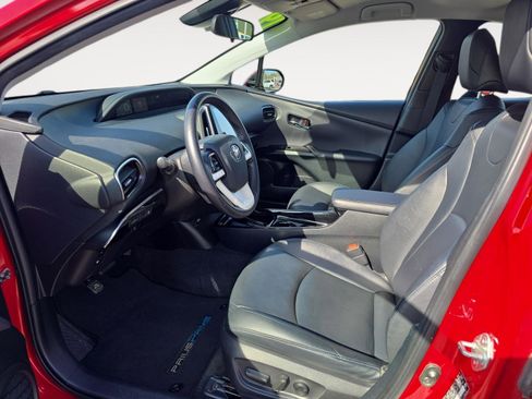 Used 2019 Toyota Prius Prime Premium w/ Carpet Mat Package image 10