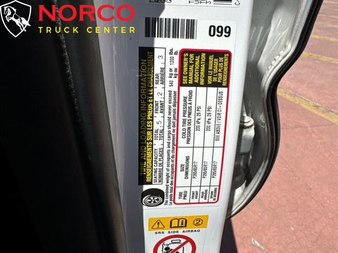 Used 2018 Toyota Tacoma TRD Sport w/ Technology Package image 25