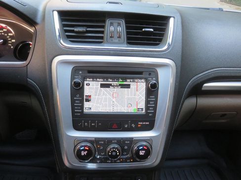 Used 2016 GMC Acadia SLT w/ Premium Edition image 17