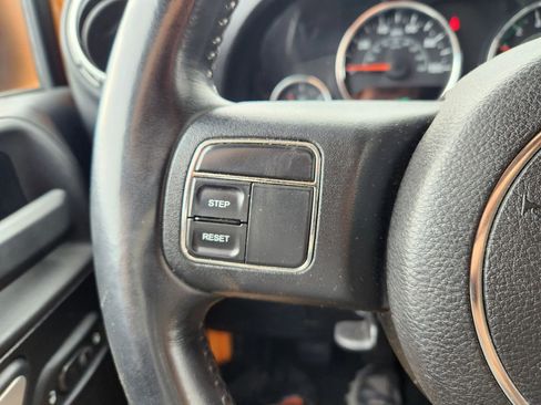 Used 2012 Jeep Wrangler Sahara image 27