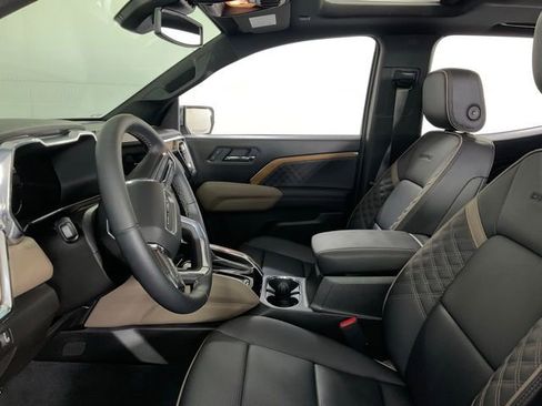 Used 2025 GMC Canyon Denali AWD/4WD image 29