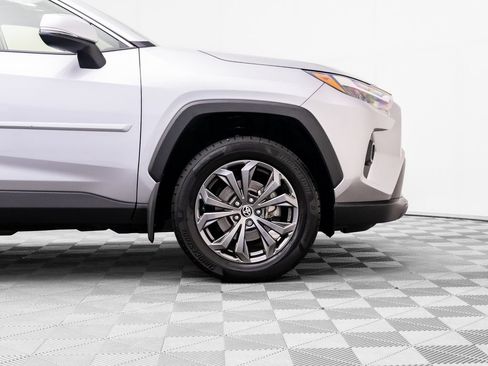 Used 2022 Toyota RAV4 XLE Premium AWD/4WD image 31