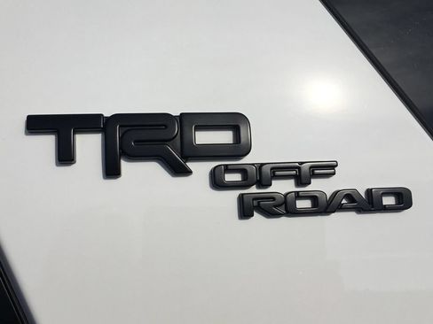 Used 2023 Toyota 4Runner TRD Off-Road Premium w/ Moonroof Package AWD/4WD image 4