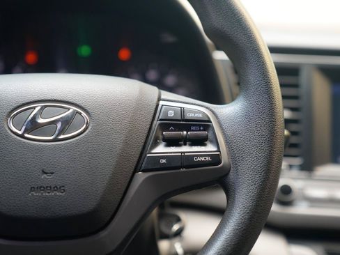 Used 2018 Hyundai Elantra SEL FWD image 28