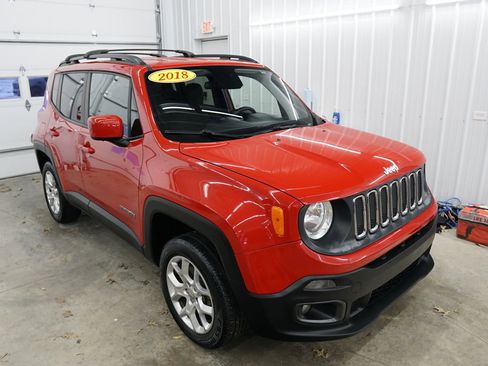 Used 2018 Jeep Renegade Latitude image 1