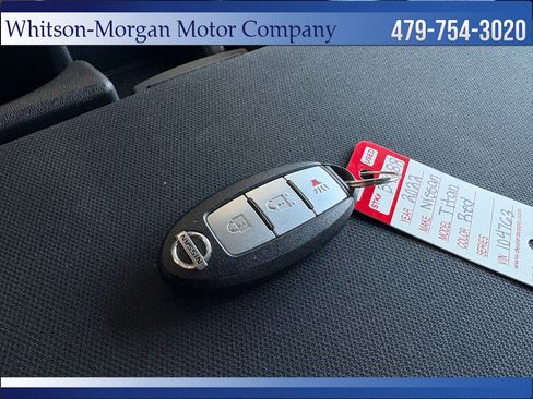 Used 2022 Nissan Titan SV image 21