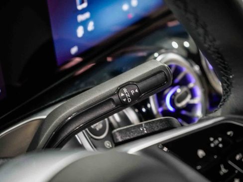 Used 2026 Mercedes-Benz GLB 250 image 21