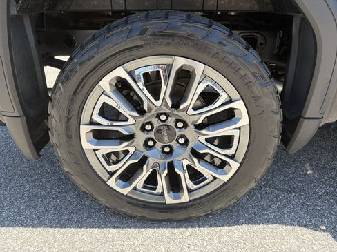 Used 2024 GMC Sierra 1500 Denali Ultimate AWD/4WD image 18