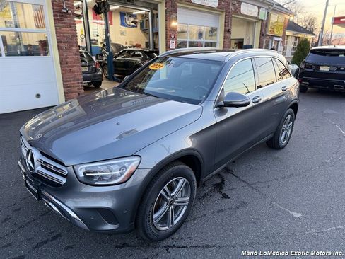 Used 2021 Mercedes-Benz GLC 300 4MATIC image 1