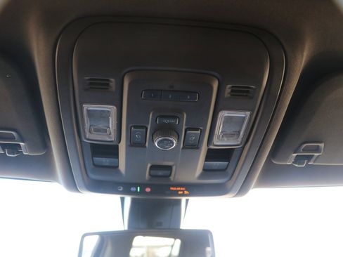 Used 2022 GMC Yukon SLT w/ SLT Premium Package image 26