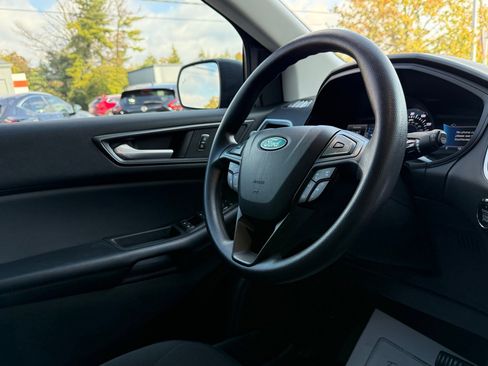 Used 2024 Ford Edge SE image 17