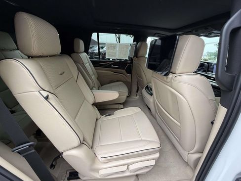 Used 2024 Cadillac Escalade Premium Luxury w/ Performance Package AWD/4WD image 16