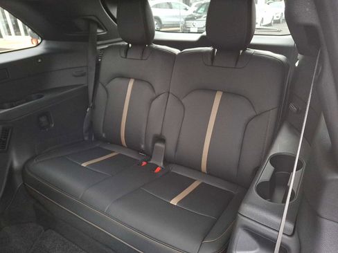 Used 2024 MAZDA CX-90 3.3 Turbo S w/ Premium Package image 9