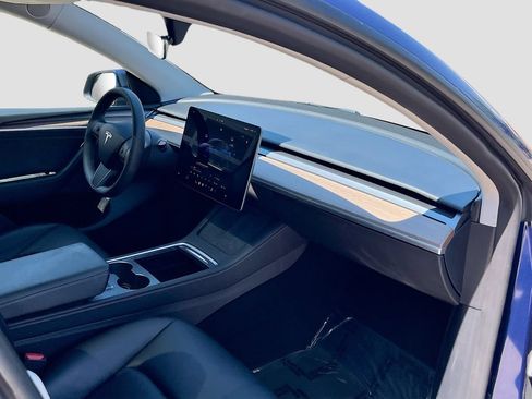 Used 2024 Tesla Model Y Long Range AWD/4WD image 29