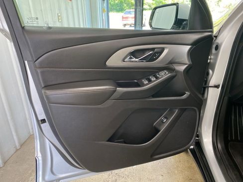 Used 2018 Chevrolet Traverse LT FWD image 27