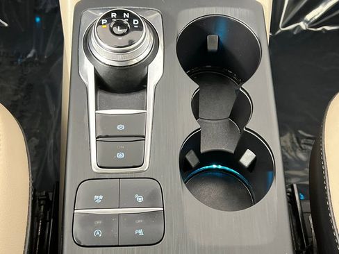 Used 2021 Ford Escape Titanium w/ Class II Trailer Tow Package image 13