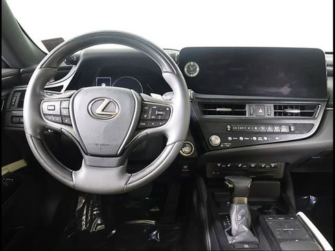 Certified 2022 Lexus ES 350 Ultra Luxury w/ Accessory Package 2 FWD image 8
